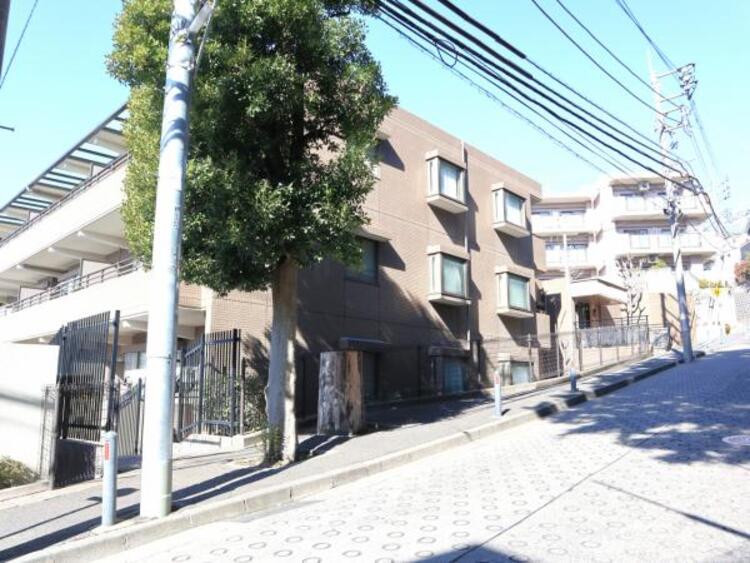 外観 「日吉」駅徒歩13分「日吉本町」駅徒歩8分　生活に便利な設備・仕様を揃えた快適住宅です。