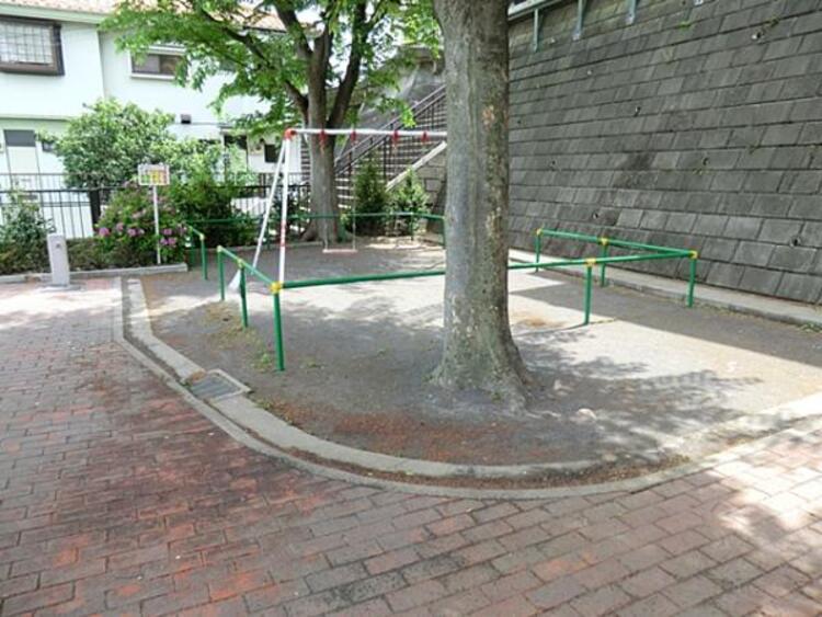 周辺 日吉本町第三公園	410m