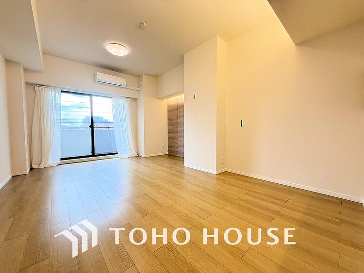 内装 家族みんなが爽やかに過ごせるように、光をたっぷり取り込んだLDK