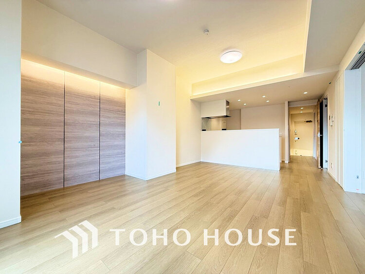 内装 上質な時間を育む暮らしのメインステージ。寛ぎとコミュニケーションを育む居心地のよい場所