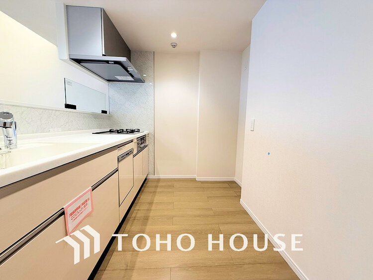 キッチン シンプルな部屋の雰囲気に溶け合うナチュラルキッチン