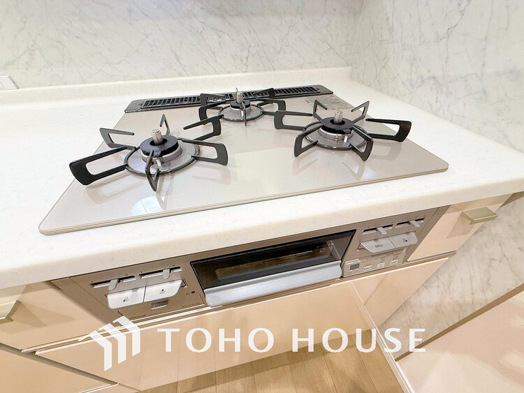 その他 3口ガスコンロでお料理のスピードもUP。効率よくお料理できますね