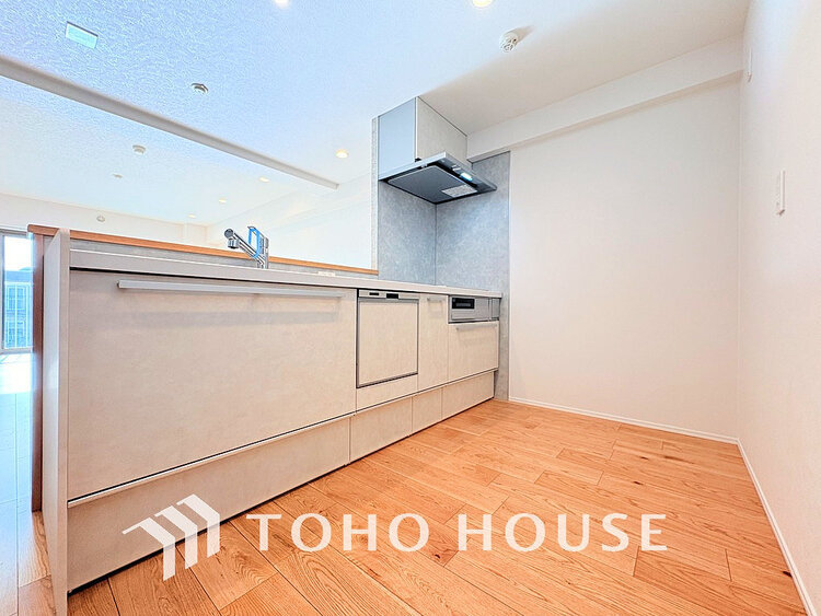 キッチン シンプルな部屋の雰囲気に溶け合うナチュラルキッチン