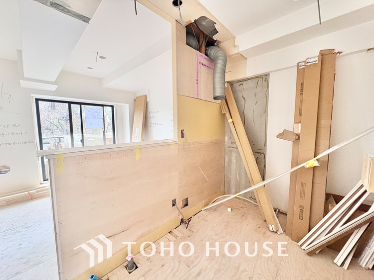 キッチン 上質な素材に囲まれたキッチンは、穏やかな時間が流れる特別な空間。洗練された料理が生まれる場所です。