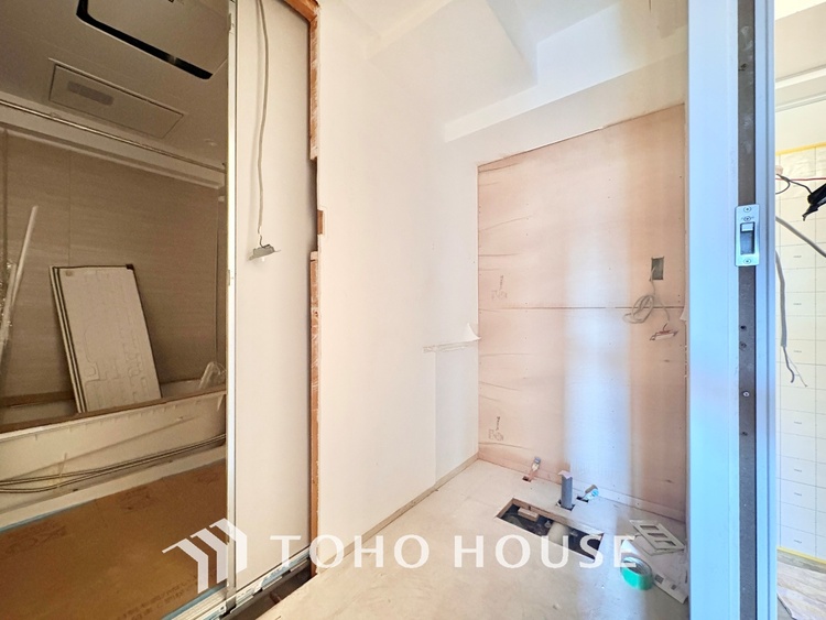 洗面 清潔感あふれる洗面化粧台で、毎日の身支度を快適にサポートします。