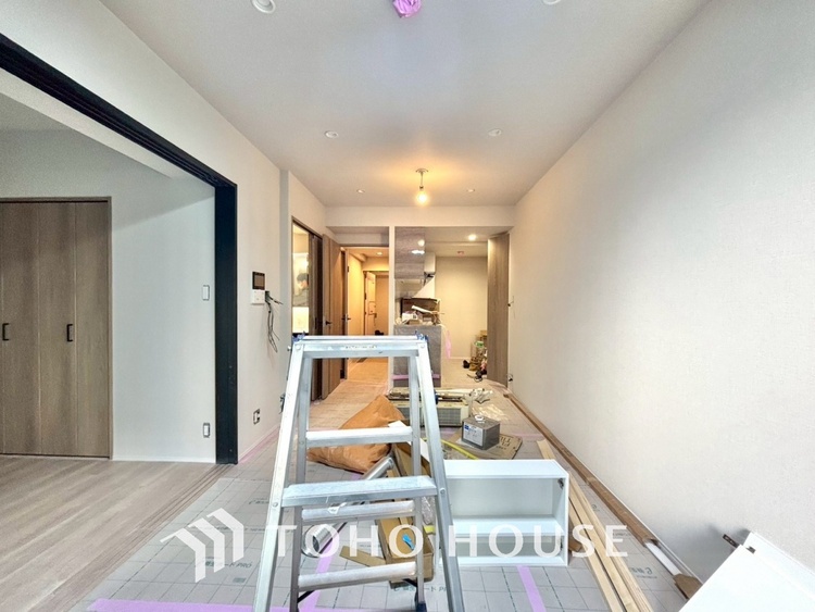 その他 【改装中】舞い込んでくる風が優しく躍り、室内に爽やかな空気を運んでくる。