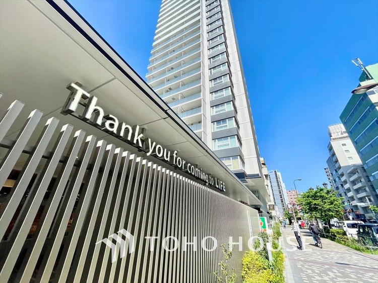 外観 ほんの少しのこだわり。ちょっとした色使いがその家がもつ雰囲気、趣（おもむき）を携え、暮らす家族や訪ねてくる友人・知人に新鮮な香りを運んできます。