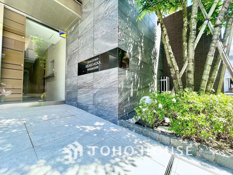 外観 ほんの少しのこだわり。ちょっとした色使いがその家がもつ雰囲気、趣（おもむき）を携え、暮らす家族や訪ねてくる友人・知人に新鮮な香りを運んできます。