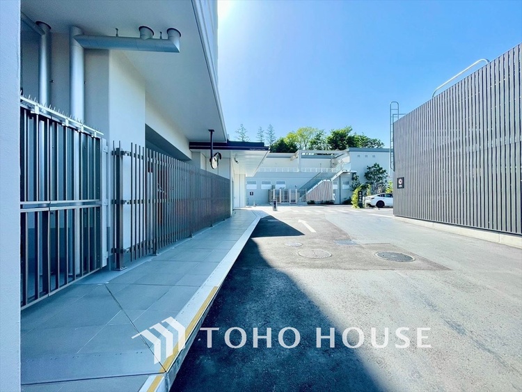 外観 ほんの少しのこだわり。ちょっとした色使いがその家がもつ雰囲気、趣（おもむき）を携え、暮らす家族や訪ねてくる友人・知人に新鮮な香りを運んできます。