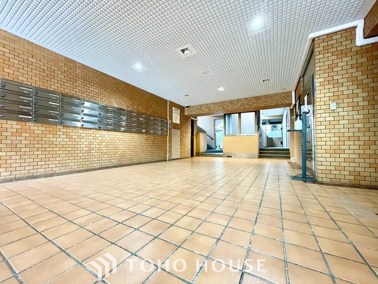 エントランス 漂う上質な空気感、マンションに入れば「おかえりなさい」と笑顔で迎えてくれるエントランス。最良の心配りを感じるマンションでした。