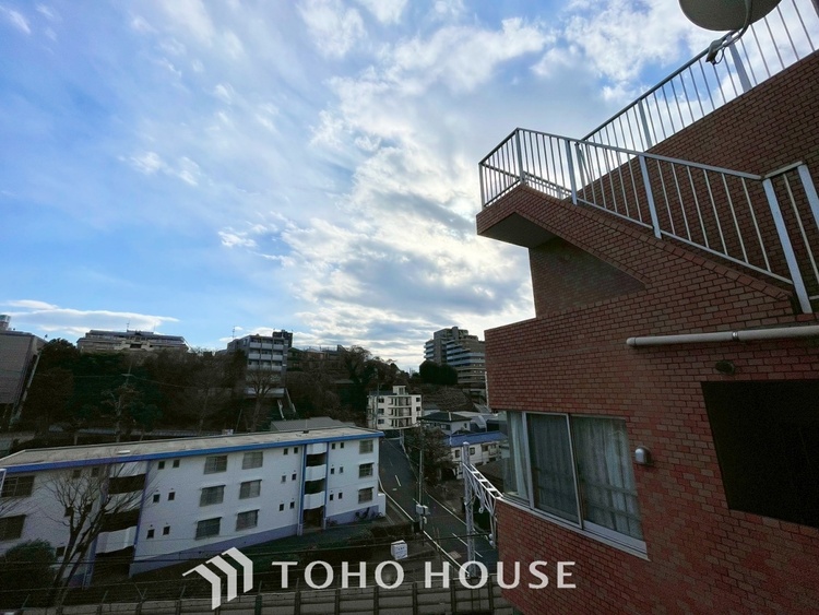 その他 ほんの少しのこだわり。ちょっとした色使いがその家がもつ雰囲気、趣（おもむき）を携え、暮らす家族や訪ねてくる友人・知人に新鮮な香りを運んできます。