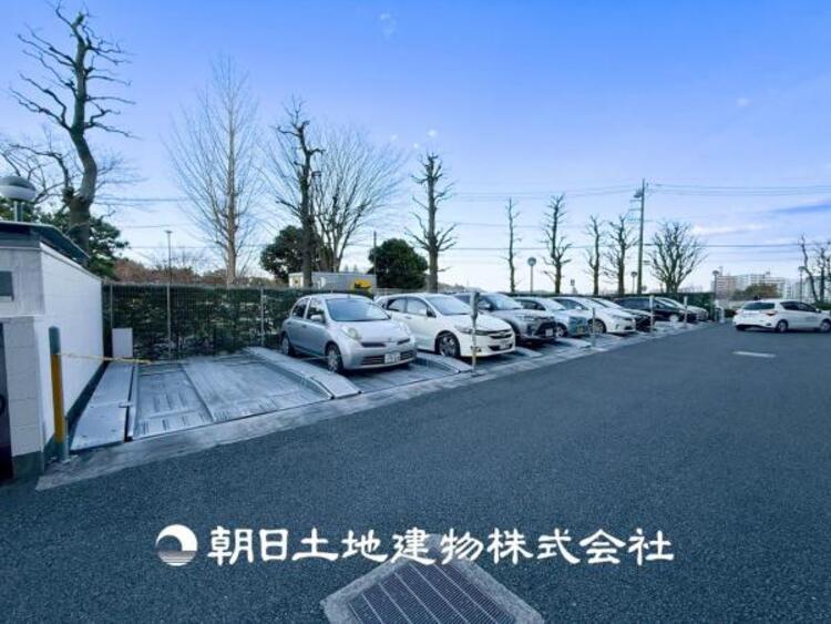 駐車場 【駐車場】 敷地内駐車スペース。日々の暮らしにも大切なスペースです。