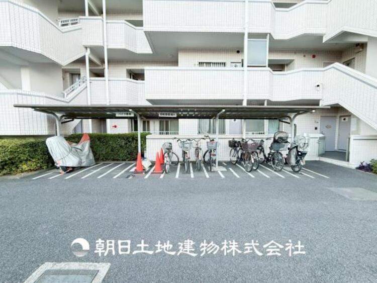 その他 【駐輪場】 平置きの駐輪場スペースです。お買い物や送迎にも便利です。