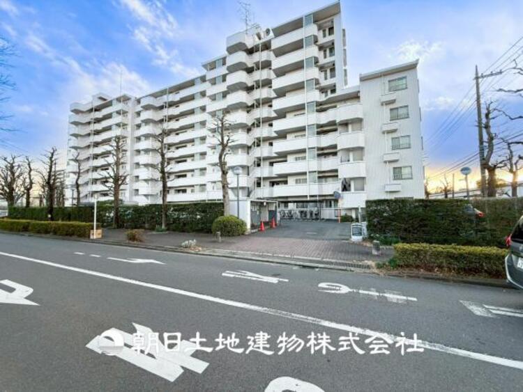 外観 【外観写真】シンプルで洗練された外観が特徴のモダンなマンションです。