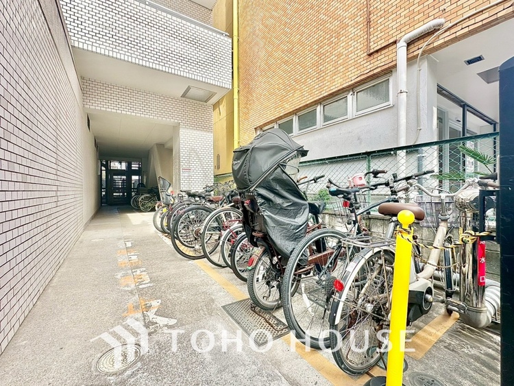 その他 【BICYCLE PAEKING LOT】◆駐輪場◆快適な生活には欠かせない自転車。開放的な駐輪場がございます。