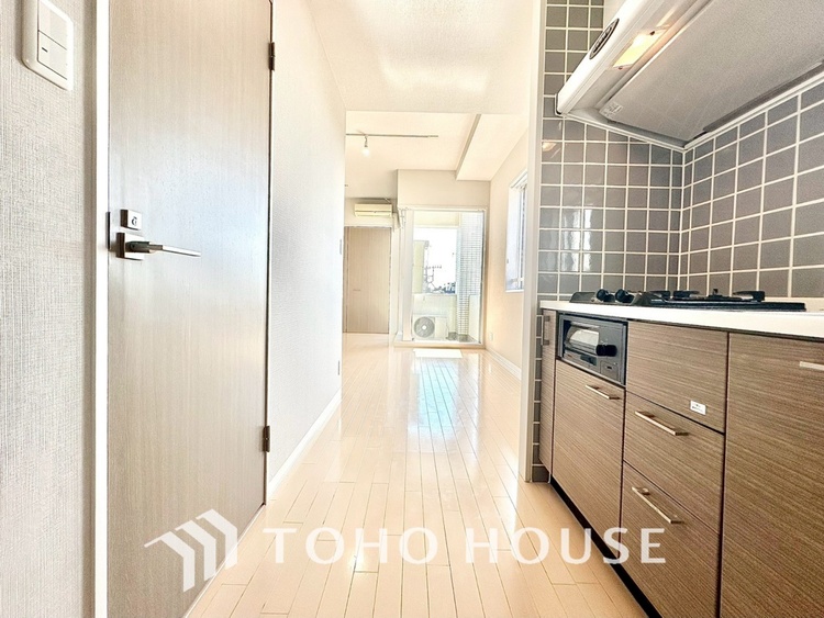 内装 現在改装中◆Sunshine◆光が燦々と入り、いるだけで気持ちいい。「開放的でゆとりあるお部屋です。」