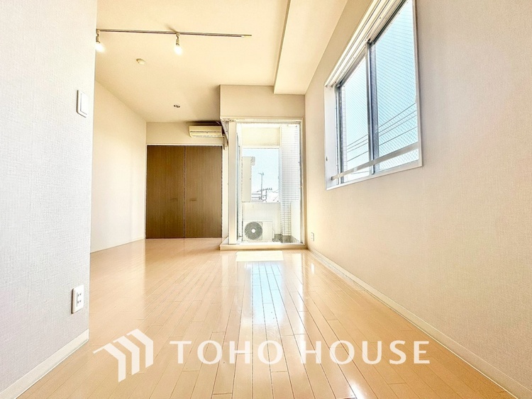 内装 現在改装中◆simple is best◆無駄のない綺麗なつくりのリビングルームであなただけの暮らしを。