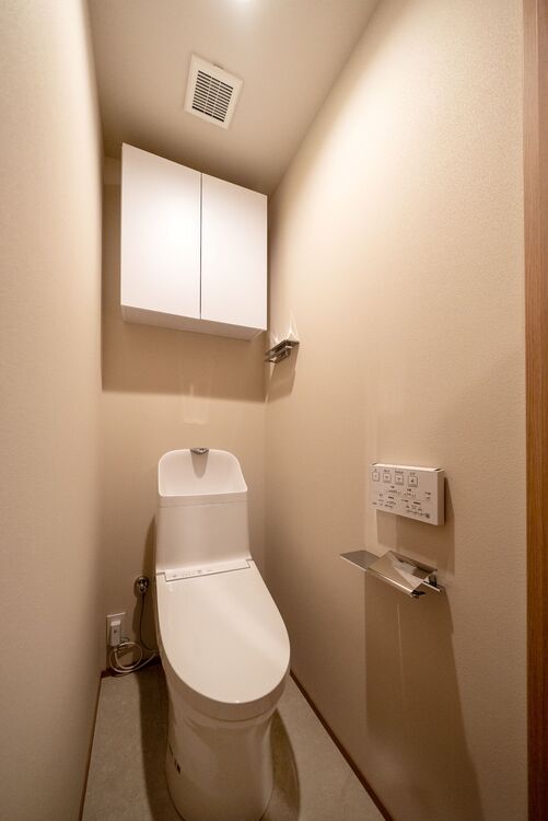 トイレ TOTO社のウォシュレットトイレです。