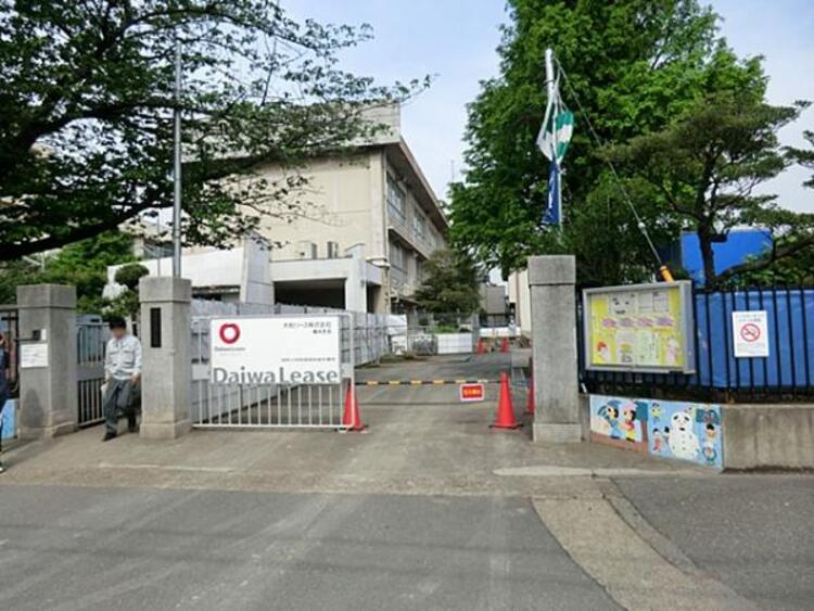 周辺 旭町小学校	540m