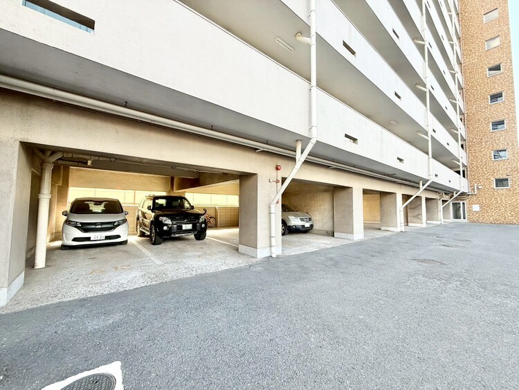 その他 駐車スペースが嬉しいですね。※空き状況は都度ご確認下さい。