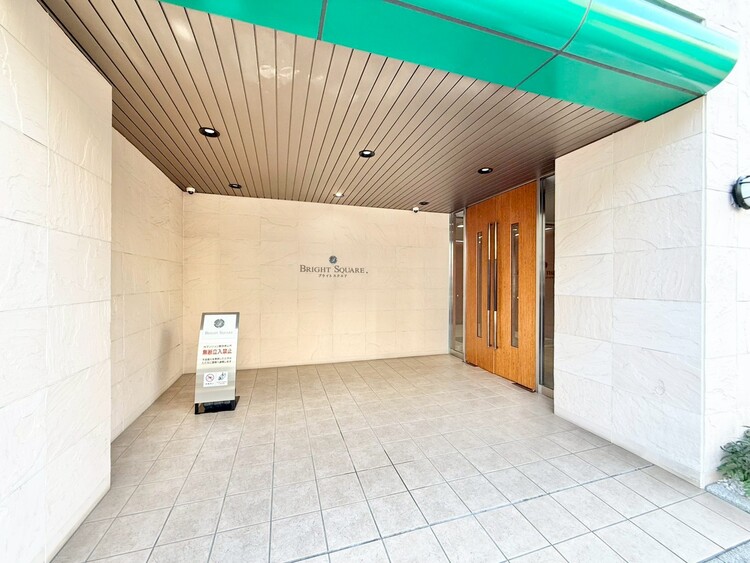 その他 上質感漂う玄関アプローチです。