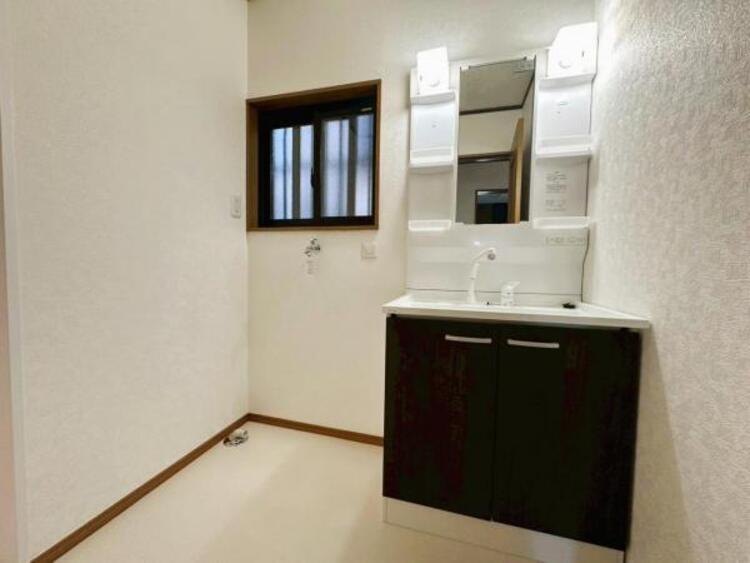 洗面 忙しい朝にも落ち着いて身支度ができるゆとりある洗面スペース