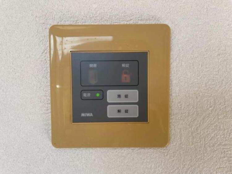 設備 2階LDKにいながら、玄関の施錠・解錠が行える電子キーです。
