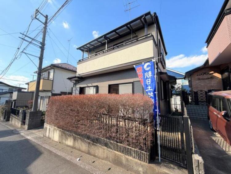 間取り ●〇閑静な住宅地に馴染む落ち着いた色合いの外観。長く愛着を持って住んで頂きたいからこそ飽きのこないシンプルな色目を採用しました。外壁には耐久性・防汚性に優れ、お掃除もしやすいたサイディング材を使用〇●