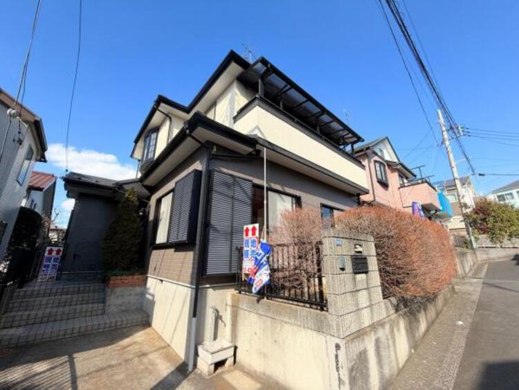 外観 ●〇ここから始まる「日常」はご家族にとってかけがえのない時間となります。少しでも豊かに、快適に。そんな想いから本邸宅は生まれました。周辺には利便性の高い施設や緑にあふれ、永住の地に相応しい環境です〇●