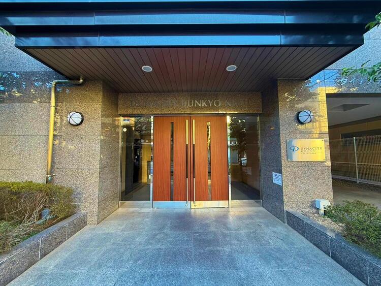 エントランス 外と内をつなぐエントランスは、まさに顔となる場所。