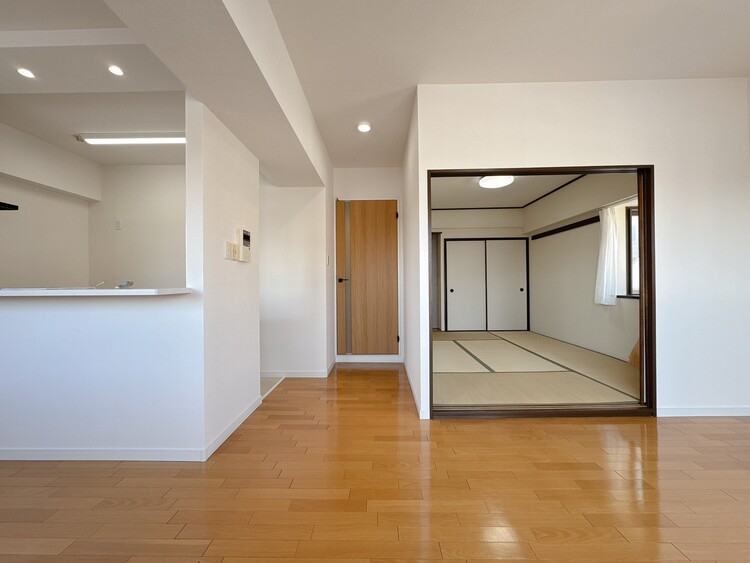 居間 居心地の良い空気感は、暮らしのステージを彩り、心からのやすらぎと満足感を与えてくれます。