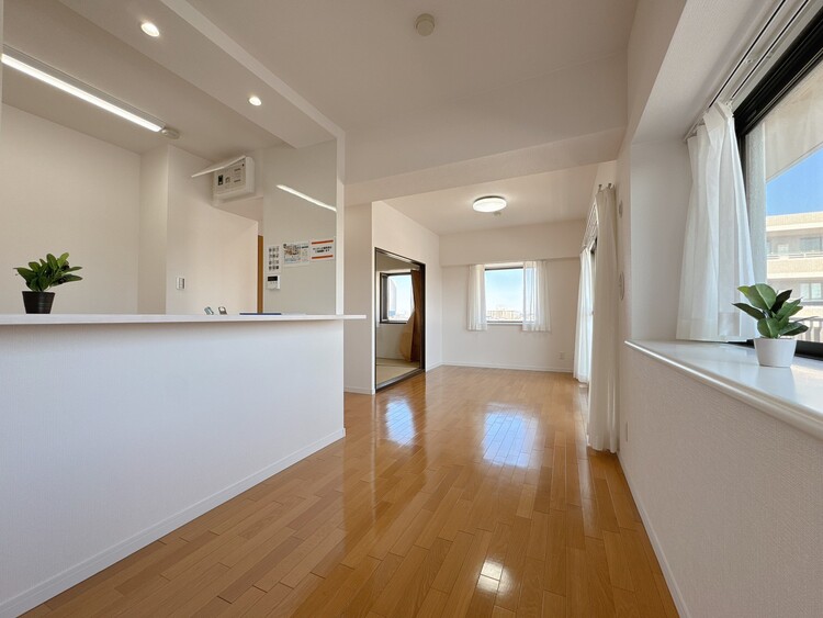 居間 快適に過ごす毎日を求めて、暮らしの中でご自身の「マイホーム」に創り上げてください。