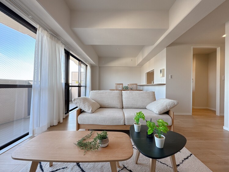 居間 居心地の良い空気感は、暮らしのステージを彩り、心からのやすらぎと満足感を与えてくれます。