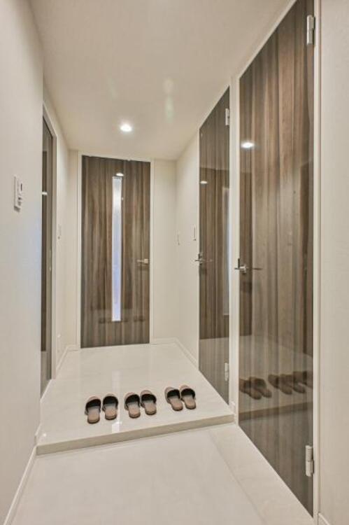 その他 重厚感のある玄関は、住む方のプライドを持つことが出来ます。