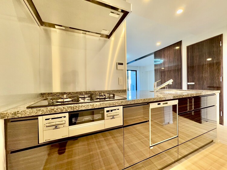 その他 開放感のあるキッチンスペース。調理をしながら、会話も弾みそうですね。