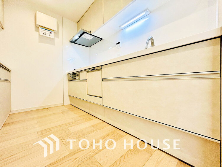 キッチン シンプルな部屋の雰囲気に溶け合うナチュラルキッチン