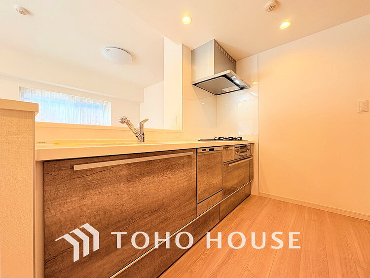 キッチン 落ち着きのあるカラーで統一された清潔感と気品が溢れるキッチン