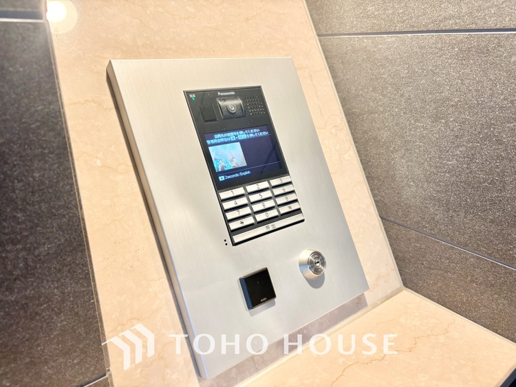 外観 文京区小石川の築浅「ブランズ」6階 。春日・後楽園駅徒歩7分で4路線利用可 。希少な70?超の3LDKは収納豊富で設備も充実 。利便性と静穏を兼ね備えた、子育て世帯に最適な住まいです。