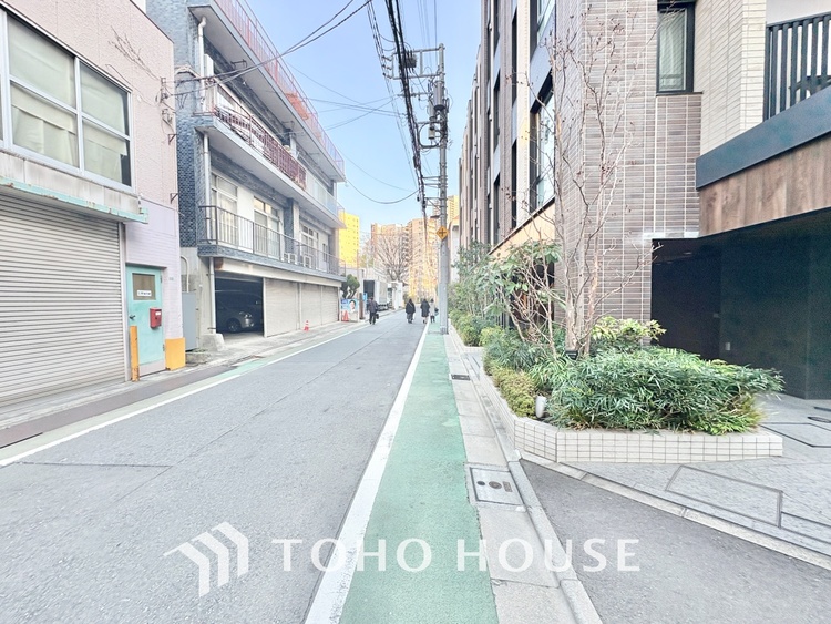 外観 文京区小石川の築浅「ブランズ」6階 。春日・後楽園駅徒歩7分で4路線利用可 。希少な70?超の3LDKは収納豊富で設備も充実 。利便性と静穏を兼ね備えた、子育て世帯に最適な住まいです。