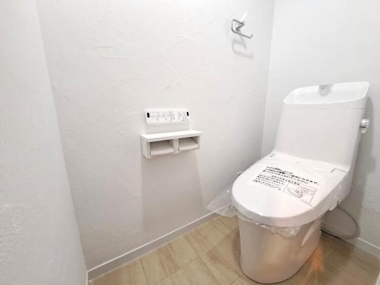 トイレ ウォシュレット付き清潔感の溢れるトイレです。落ち着いた空間で安らぎのひとときをお過ごし頂けます。