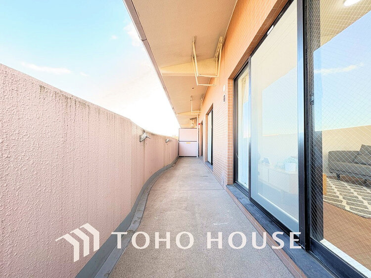 バルコニー 陽当たり良好なバルコニー