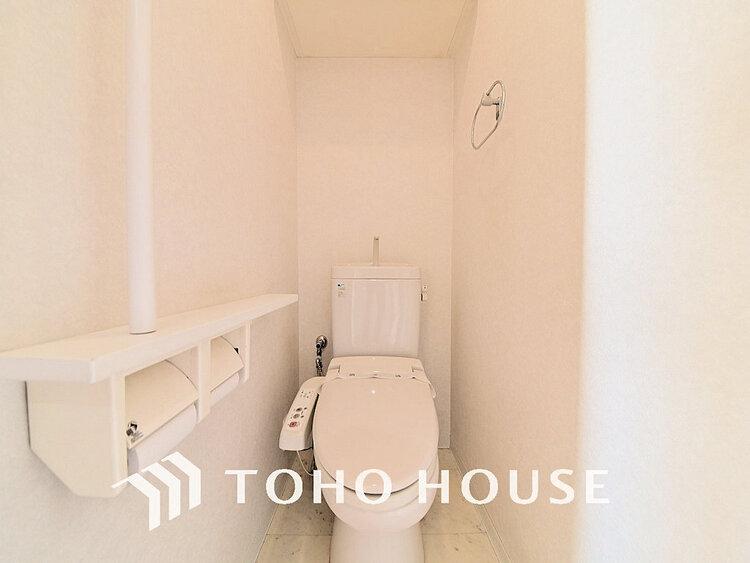 トイレ トイレには快適な温水洗浄便座付