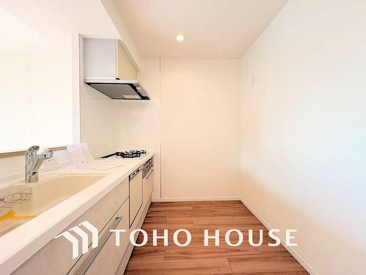 キッチン シンプルな部屋の雰囲気に溶け合うナチュラルキッチン