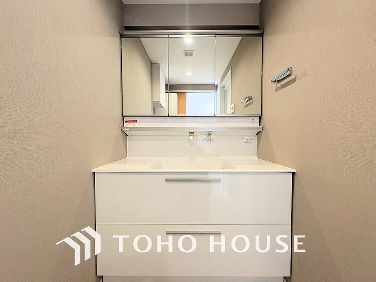 洗面 大きな洗面鏡付き、朝の身支度も楽しくなりますね