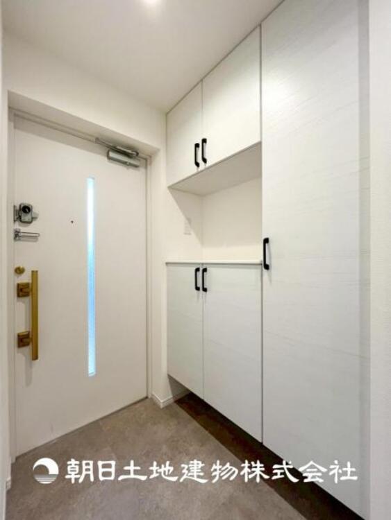 その他 【玄関】大切な家族、お客様をお迎えする玄関は住宅の入口。仕事が終わって疲れた日でも、あなたを受け入れてくれます。