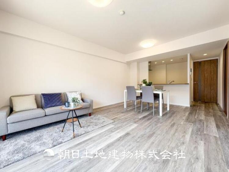 居間 【リビング】大切な人とともに、心穏やかに過ごすひとときになるリビング。