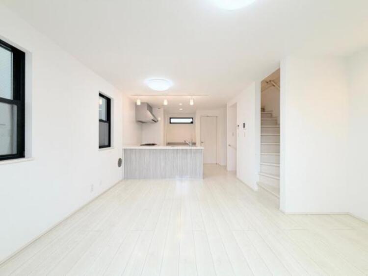 外観 ●〇落ち着きある住宅街、一種低層住居専用地域内に位置しています。日当りを重視する方に是非〇●