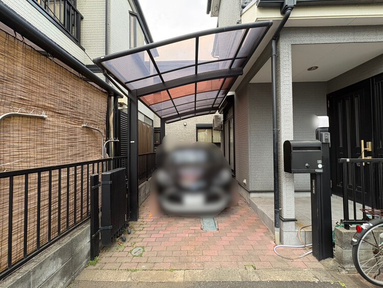 駐車場 本物件の駐車スペースです。車種制限のある場合もございますので、お気軽にお問い合わせくださいませ。