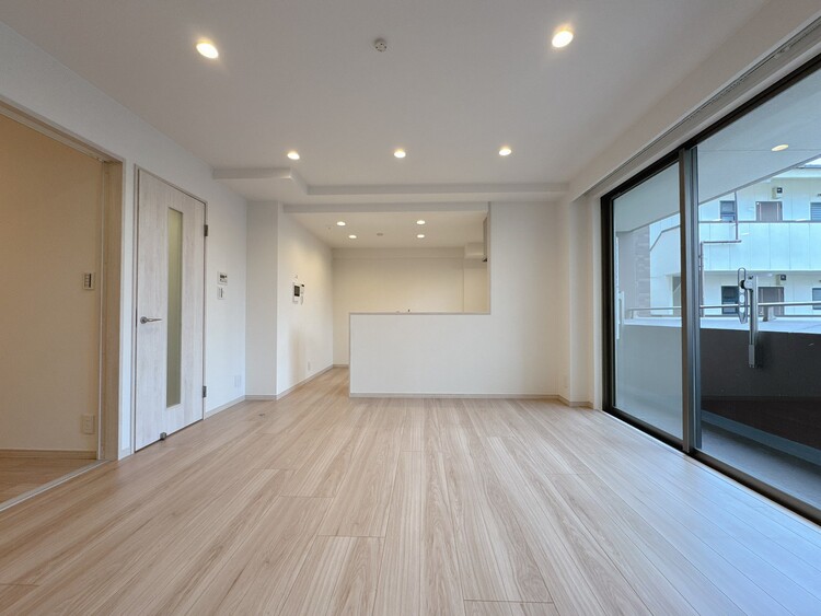 居間 居心地の良い空気感は、暮らしのステージを彩り、心からのやすらぎと満足感を与えてくれます。