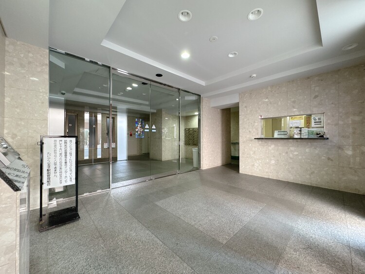 エントランス エントランス内部は、管理が行き届き清潔な共有スペースとなっています。